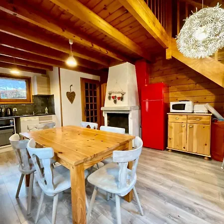 Les 3 Lueurs, Authentique Au Pied De Pistes בקתה